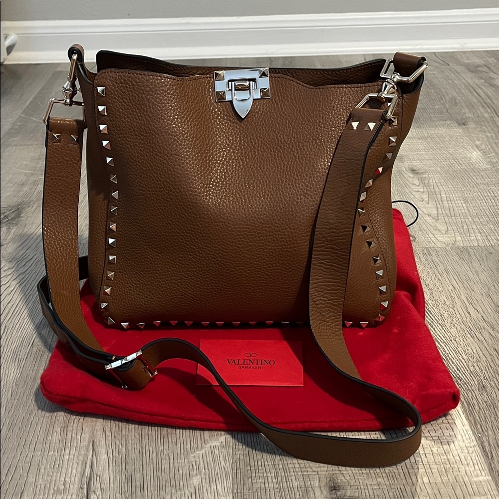 Rockstud Flip Lock Messenger Bag Leather Medium